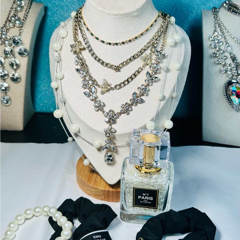 Necklace & Accessories 8 Pc Bundle Set